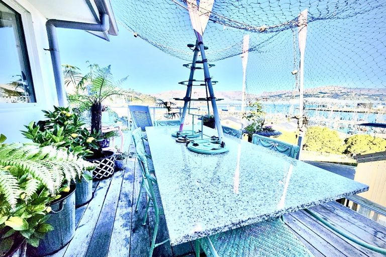 Photo of property in 1 Simeon Quay, Lyttelton, 8082