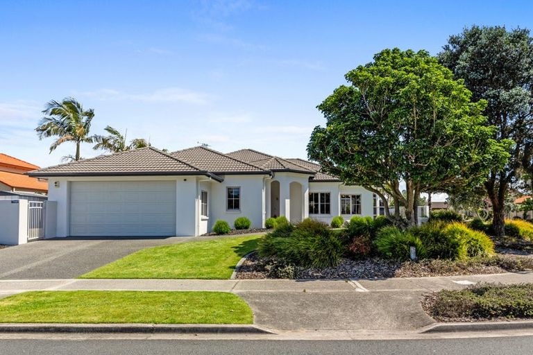 Photo of property in 1 Santa Cruz Drive, Papamoa Beach, Papamoa, 3118