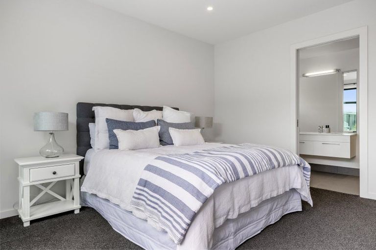 Photo of property in 8 Karapoto Lane, Rainbow Point, Taupo, 3330