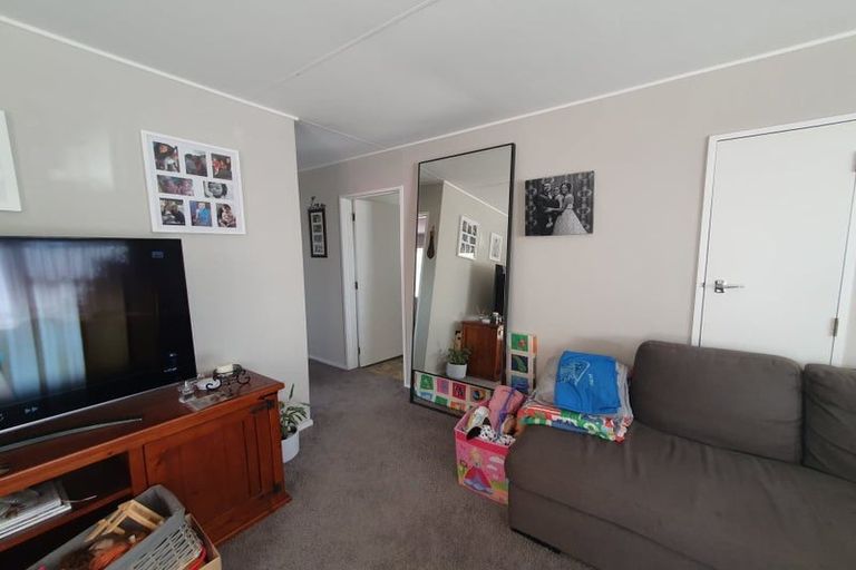 Photo of property in 11a Kaimanawa Street, Kelvin Grove, Palmerston North, 4414