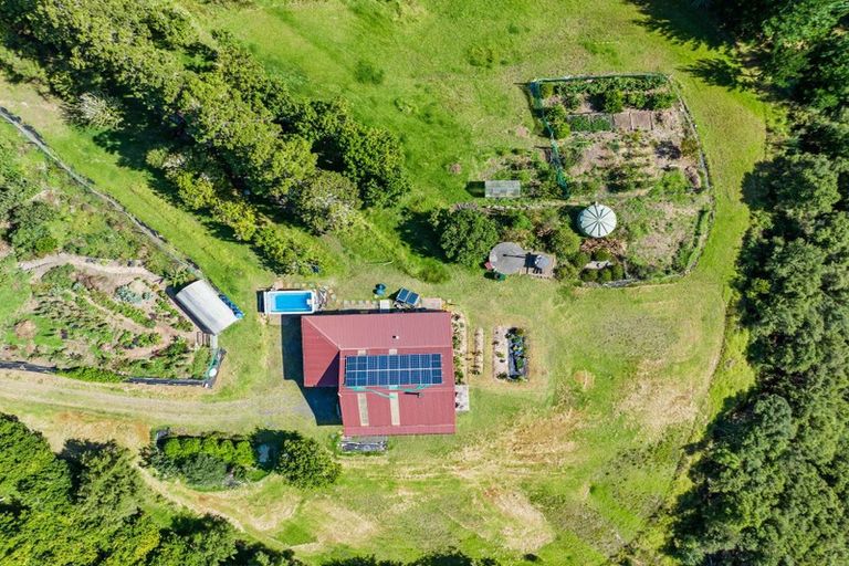 Photo of property in 882 South Head Road, South Head, Helensville, 0874