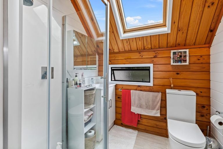 Photo of property in 27 Cherub Place, West Harbour, Auckland, 0618
