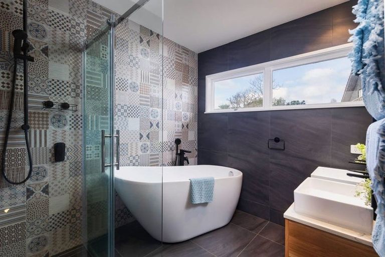 Photo of property in 52 Fordyce Avenue, Sunnyhills, Auckland, 2010