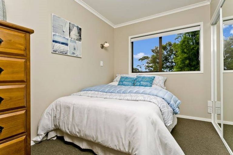 Photo of property in 30c Fordham Street, Beach Haven, Auckland, 0626