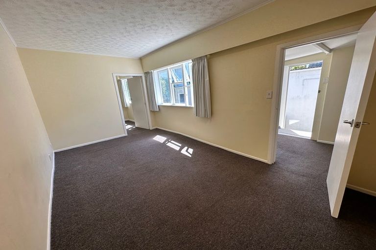 Photo of property in 140 Tasman Street, Mount Cook, Wellington, 6021
