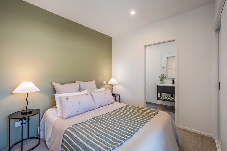 Photo of property in 6 Simpson Crescent, Wanaka, 9305