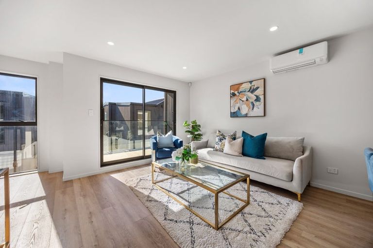 Photo of property in 10d Prince Regent Drive, Half Moon Bay, Auckland, 2012