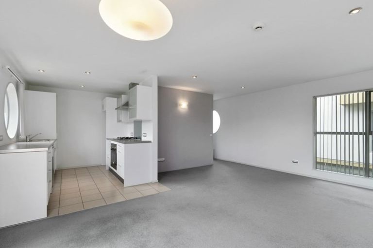 Photo of property in 1a/10 Park Avenue, Epuni, Lower Hutt, 5011