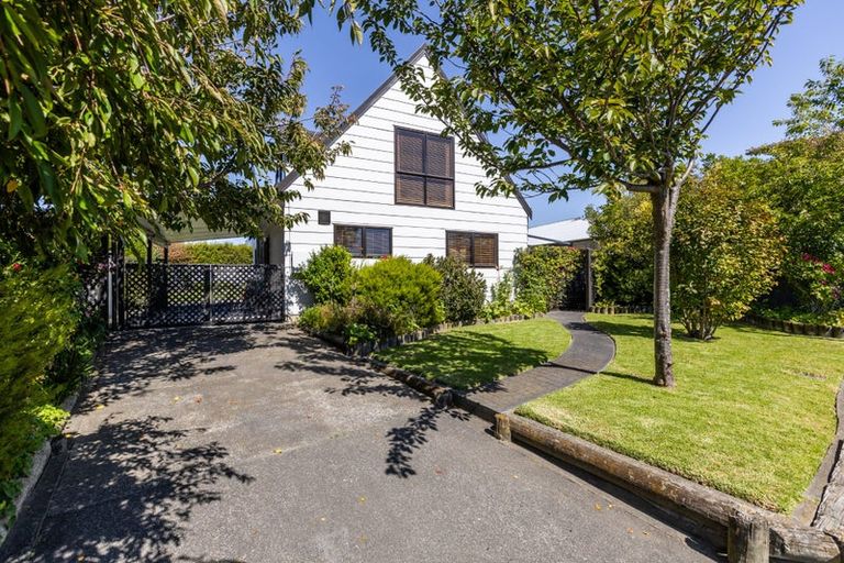 Photo of property in 17 Gilmour Place, Taradale, Napier, 4112