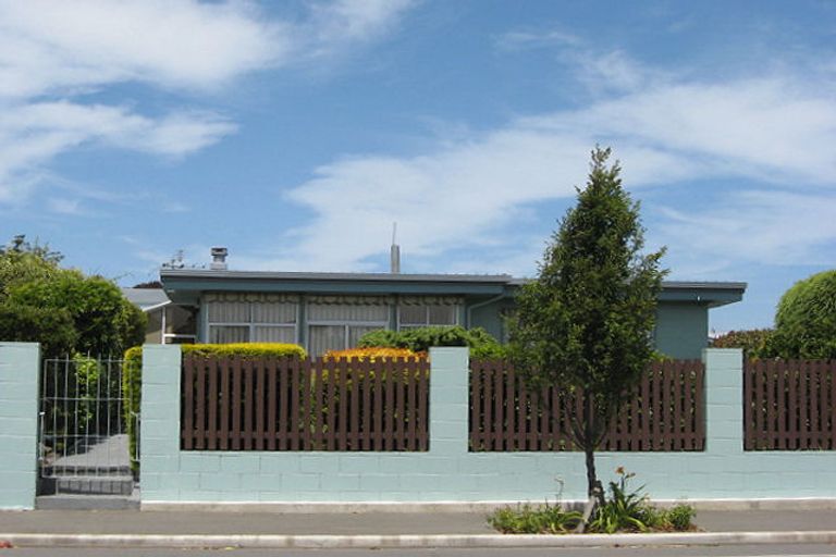 Photo of property in 306 Wainoni Road, Avondale, Christchurch, 8061