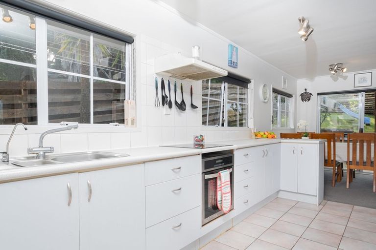 Photo of property in 48 Donovan Avenue, Massey, Auckland, 0614