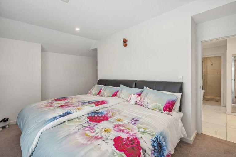 Photo of property in 28 Magnolia Rise, Waipahihi, Taupo, 3330