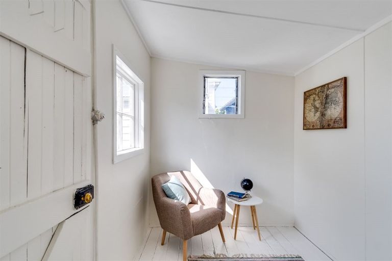 Photo of property in 68 Nelson Crescent, Napier South, Napier, 4110