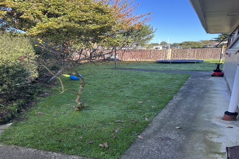 Photo of property in 11 Te Kama Street, Levin, 5510