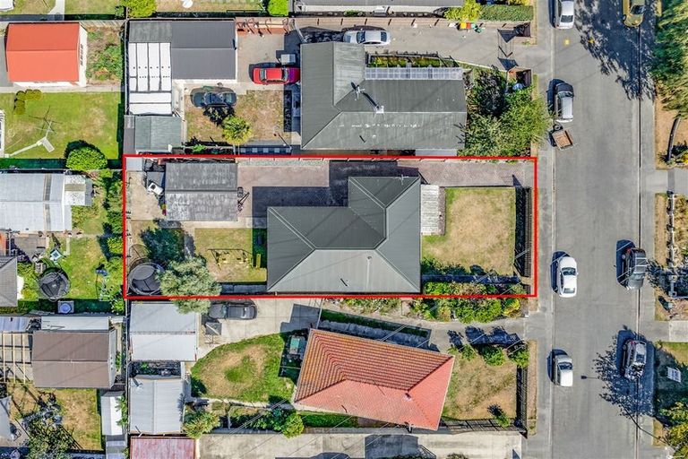 Photo of property in 13 Davidson Crescent, Hornby, Christchurch, 8042