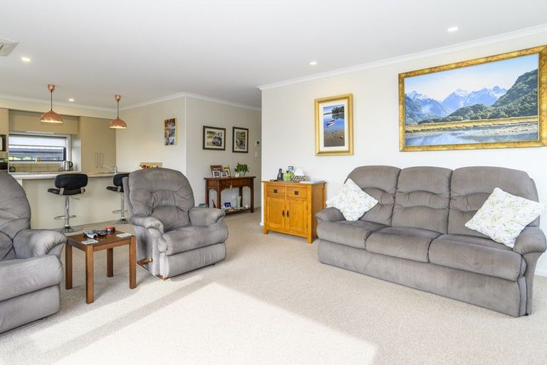 Photo of property in 33 Vista Close, Omokoroa, 3114