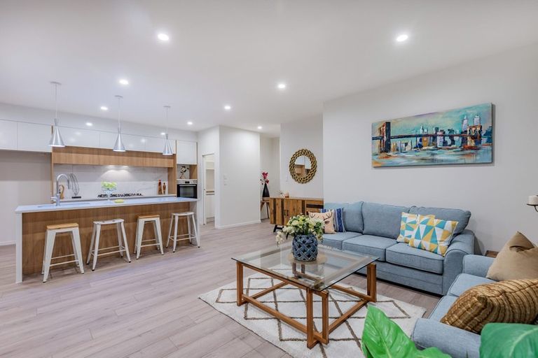 Photo of property in 20 Konoba Avenue, Kumeu, 0810