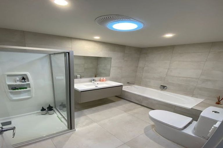 Photo of property in 16 Matairangi Avenue, Totara Heights, Auckland, 2105