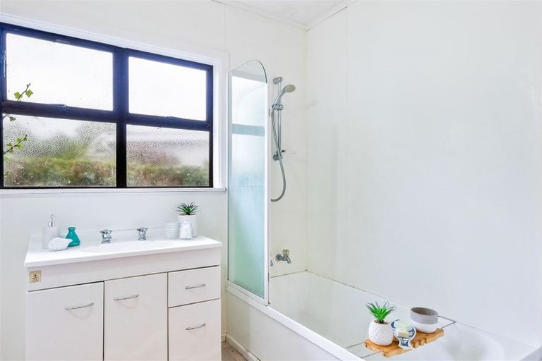 Photo of property in 94 Mana Esplanade, Paremata, Porirua, 5026