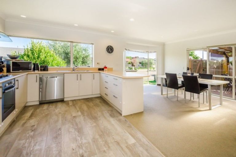 Photo of property in 34 Regent Drive, Paraparaumu Beach, Paraparaumu, 5032