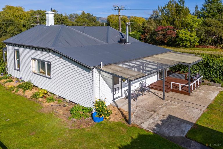 Photo of property in 70 Parsonage Road, Waimate, 7978