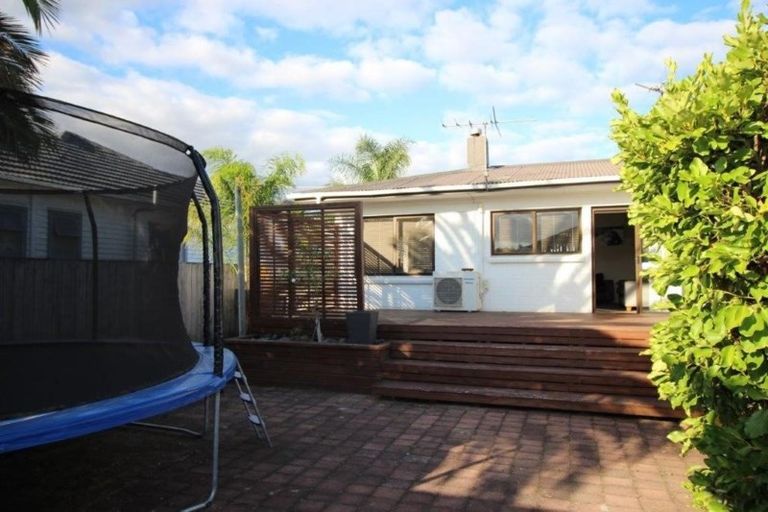 Photo of property in 30 Grove Road, Papakura, 2110