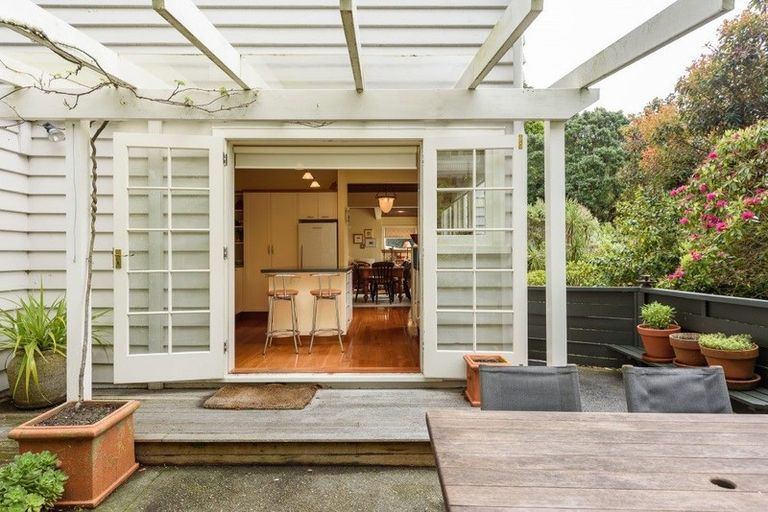 Photo of property in 3 Cluny Avenue, Kelburn, Wellington, 6012