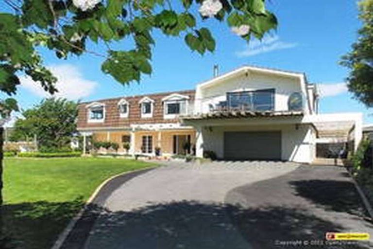 Photo of property in 11 Motukaraka Point, Pauatahanui, Porirua, 5381