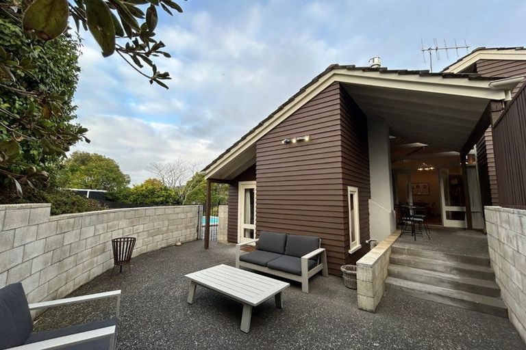 Photo of property in 19 Tauroa Road, Havelock North, 4130