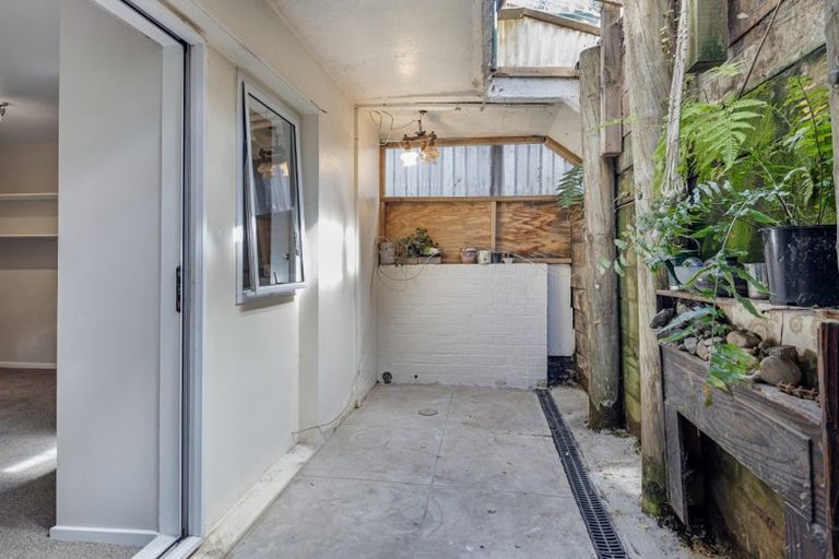 Photo of property in Avon Apartments, 3/313 The Terrace, Te Aro, Wellington, 6011