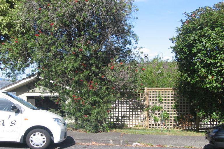 Photo of property in 30 Greendale Spur, Glenfield, Auckland, 0629