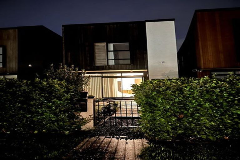 Photo of property in 15 Battalion Drive, Papakura, 2110