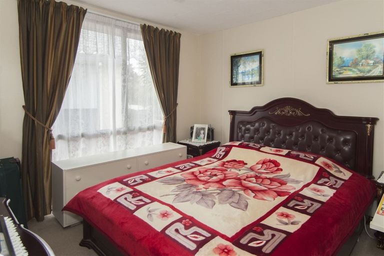 Photo of property in 2 Ireland Place, Ranui, Auckland, 0612