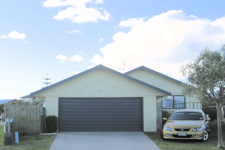 Photo of property in 39 Katerini Grove, Papamoa Beach, Papamoa, 3118