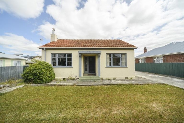 Photo of property in 629 Featherston Street, Roslyn, Palmerston North, 4414