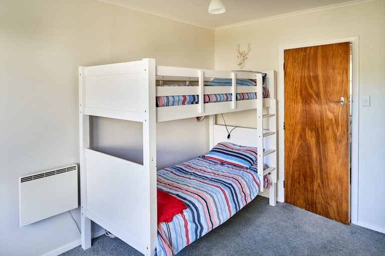 Photo of property in 2 Heather Grove, Fairfield, Lower Hutt, 5011