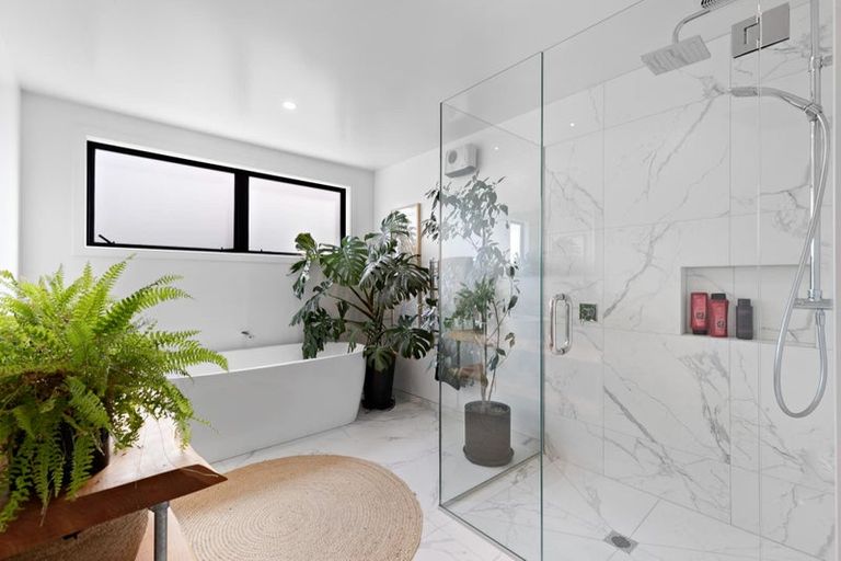 Photo of property in 1 Hewson Crescent, Lake Hawea, Wanaka, 9382