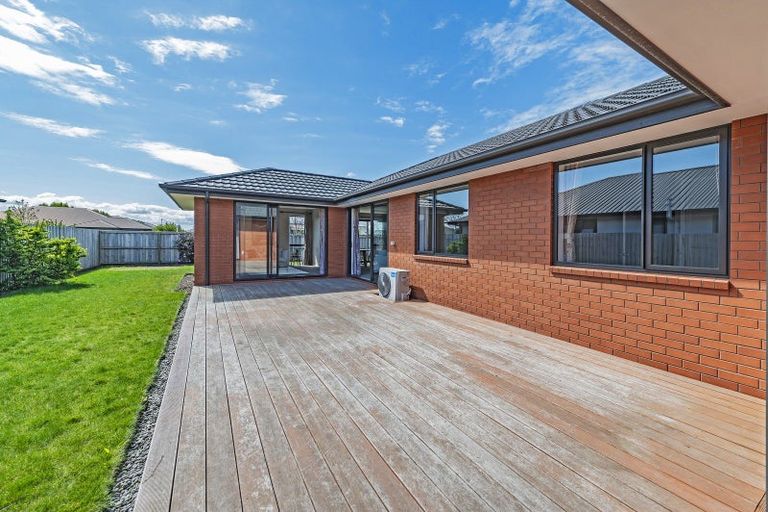 Photo of property in 17 Exeter Lane, Rolleston, 7614