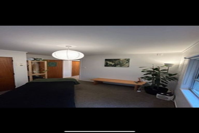 Photo of property in 37 West Lynn Road, Titirangi, Auckland, 0604