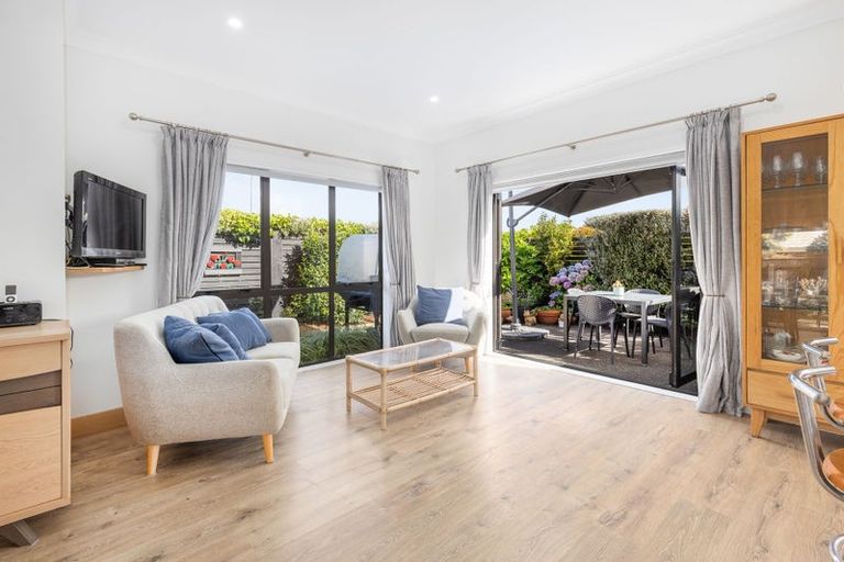 Photo of property in 2 Georgia Grove, Paraparaumu, 5032