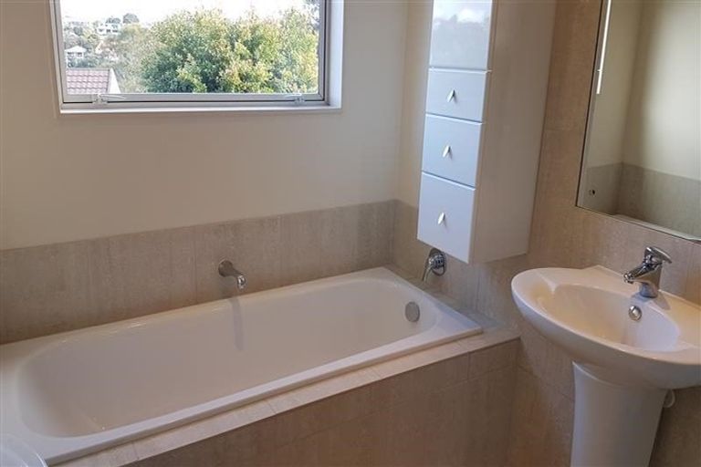 Photo of property in 7b Cliff Road, Torbay, Auckland, 0630