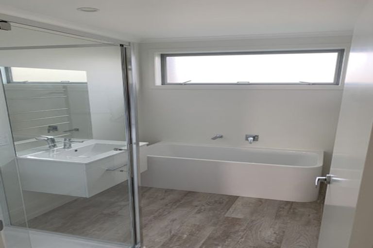 Photo of property in 52 Empire Crescent, Papamoa, 3118