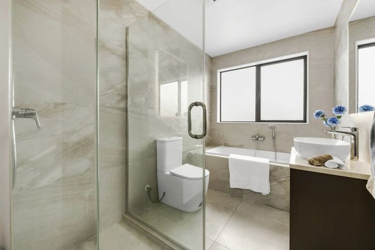 Photo of property in 11 Puruatanga Drive, Flat Bush, Auckland, 2019