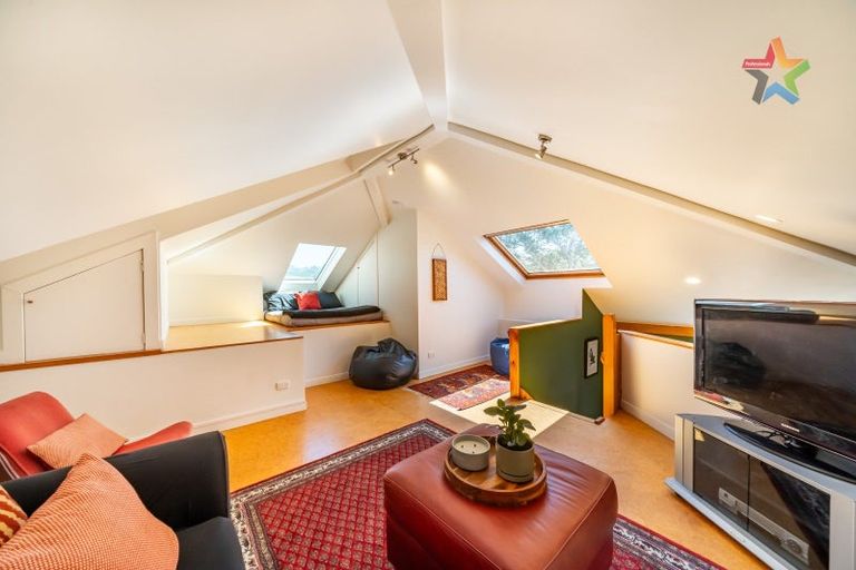 Photo of property in 100 Korokoro Road, Korokoro, Lower Hutt, 5012