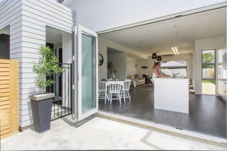 Photo of property in 12 Stewart Crescent, Hokowhitu, Palmerston North, 4410