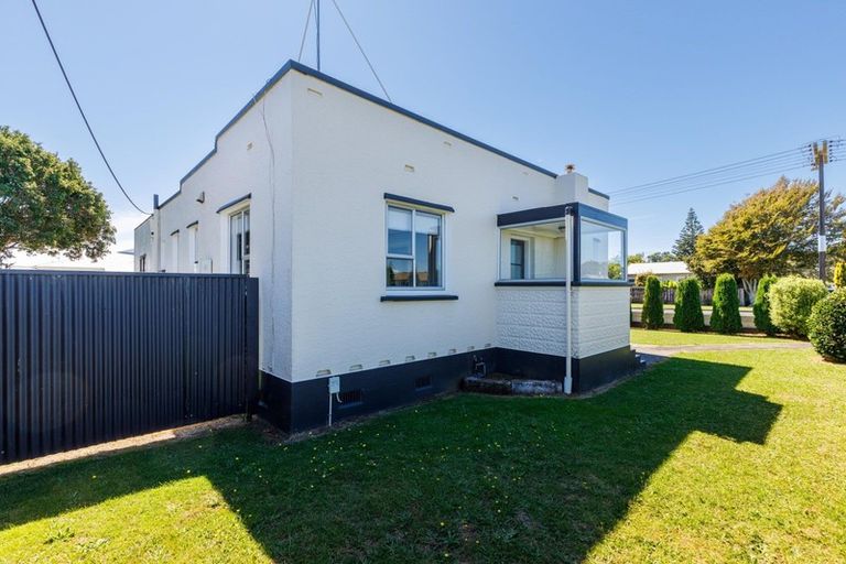 Photo of property in 6 High Street West, Waitara, 4320