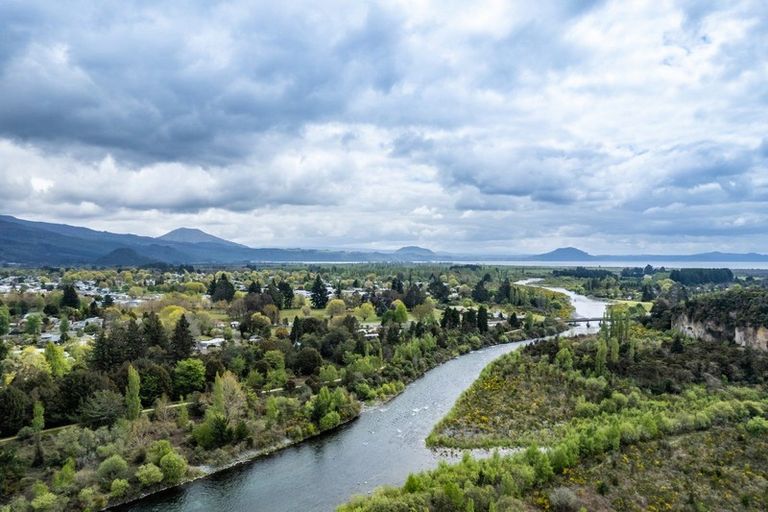 Photo of property in 17 Taupahi Road, Turangi, 3334