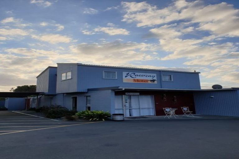 Photo of property in 1 Hurworth Place, College Estate, Whanganui, 4500