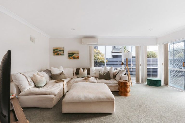 Photo of property in 23a Sunbrae Grove, Mount Maunganui, 3116