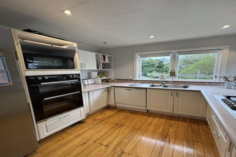 Photo of property in 56 Harbour View Road, Harbour View, Lower Hutt, 5010